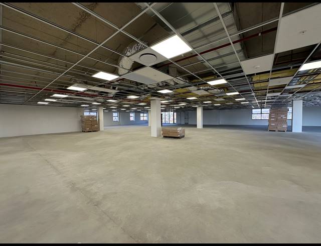 1,387M² OFFICE TO LET IN GLENADRIENNE